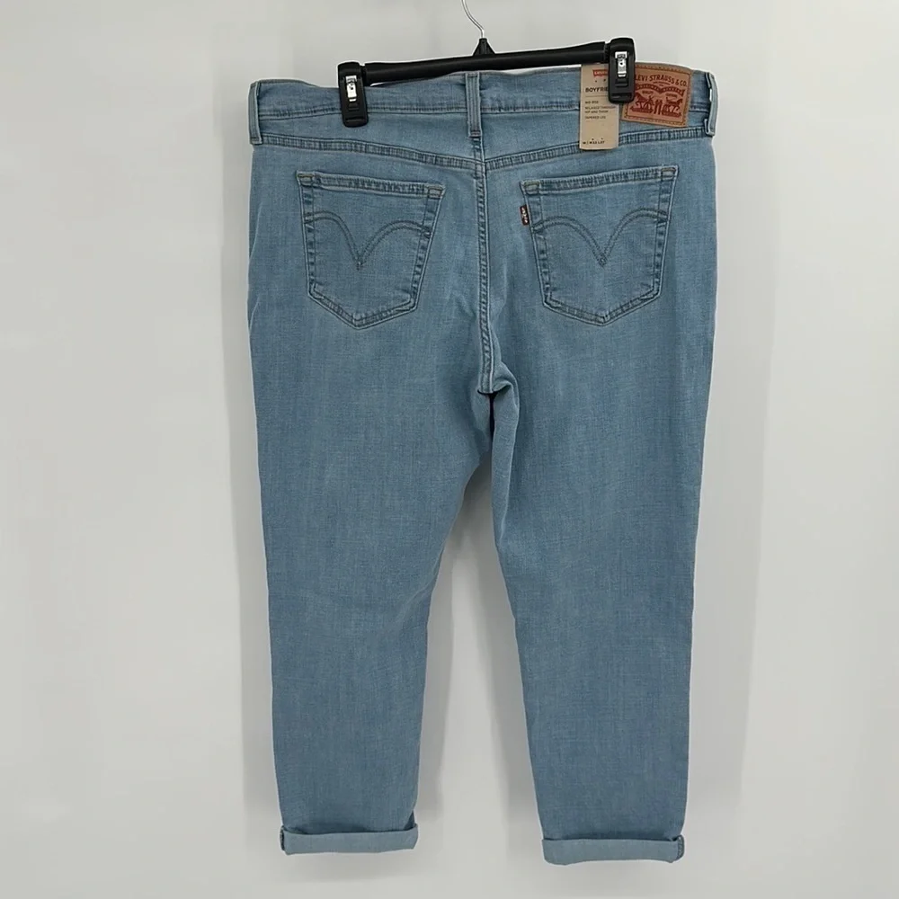 Levi's Light Wash Boyfriend Jean Size 16 NWT - Picture 4 of 12